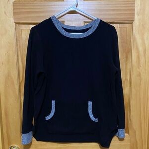 Cuddl Duds Black and Gray Crew Neck Sweatshirt in Size Petite Medium.